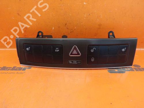 Used Switch Switch MERCEDES-BENZ C-CLASS Coupe (CL203) C 180 Kompressor (203.746) (143 hp) 33149426 33149426