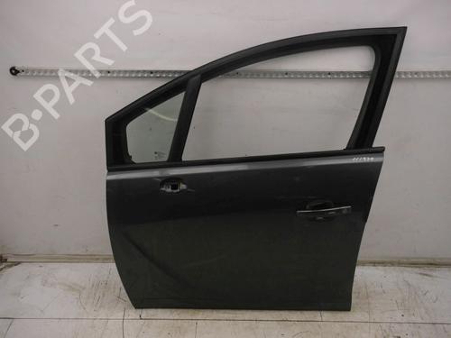 Used Left front door OPEL MERIVA B MPV (S10) 1.4 (75) (120 hp) 31260861