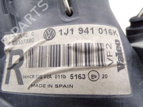 Right headlight VW GOLF IV (1J1) 1.4 16V | BP31260900C29 