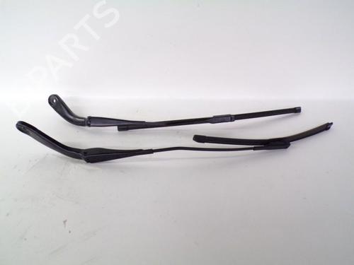 front-windshield-wiper-arm-bmw-4-gran-coupe-f36-2014-2015-2016-2017-2018-2019-2020-2021-32828560 main image