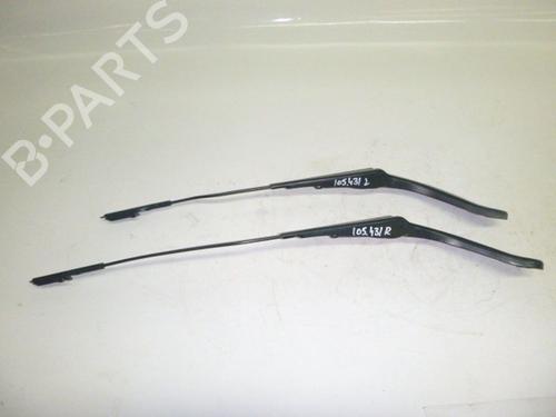 Used Front windshield wiper arm BMW 1 (F20) 116 i (136 hp) 24386245