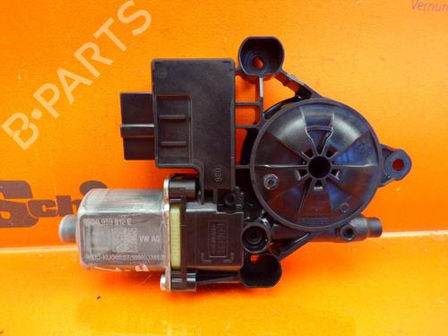 Motor elevalunas trasero derecho SEAT LEON (5F1) 1.4 TSI (150 hp) 32830038