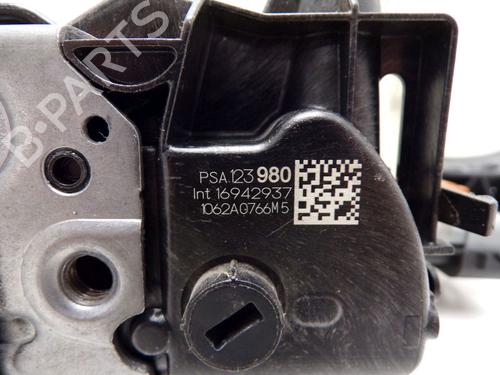 Front right lock CITROËN C3 III (SX) 1.2 THP 110 (SXHNPS, SXHNZT, SXHNZ6) | BP33684833C97 - Image 4