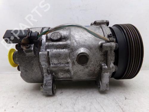 Compressore A/C VW GOLF IV (1J1) 1.4 16V (75 hp) 30839275
