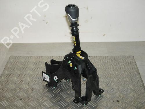 Used Shift knob NISSAN JUKE (F16_) DIG-T 117 (117 hp) 31068897