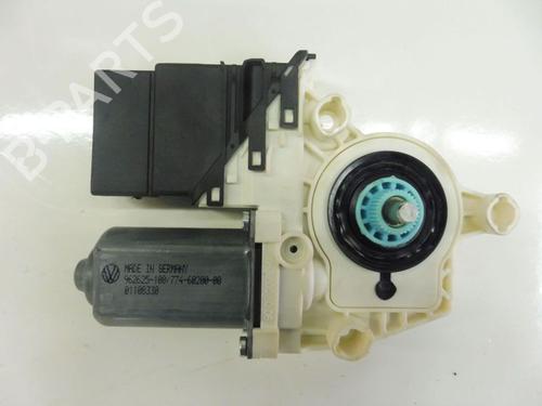 Rudehejsemotor bagstkærm højre VW TIGUAN (5N_) 2.0 TFSI 4motion (200 hp) 33142238