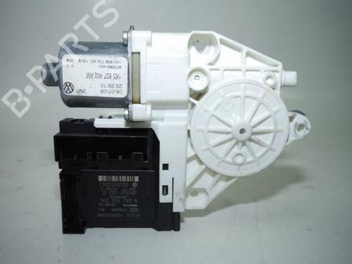 Right front window motor VW GOLF V Variant (1K5) 1.9 TDI | BP33141788E20 - Image 4
