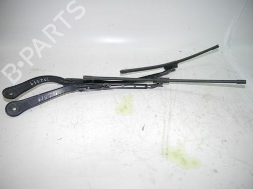 Used Front windshield wiper arm BMW 3 Touring (E91) 320 i (150 hp) 24383429