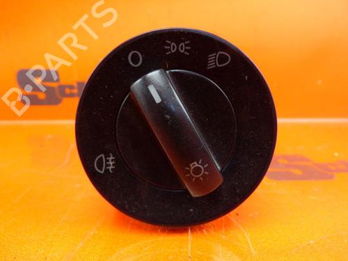 Used Headlight switch VW POLO (9N_, 9A_) 1.2 12V (64 hp) 24390582