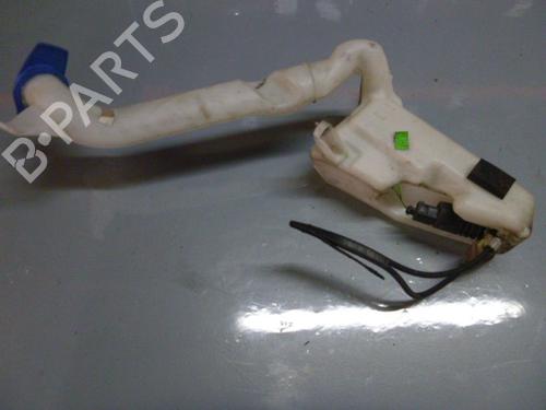Used Windscreen washer tank Windscreen washer tank SKODA ROOMSTER (5J7) 1.6 (105 hp) 33138741 33138741