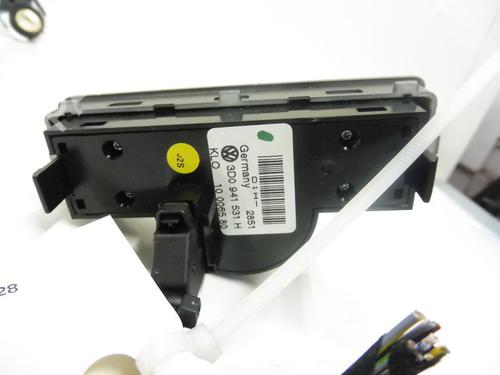 Headlight switch VW PHAETON (3D1, 3D2, 3D3, 3D4, 3D6, 3D7, 3D8, 3D9) 3.0 V6 TDI 4motion | BP32636487I24