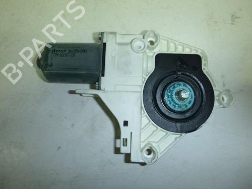 right-front-window-motor-audi-a4-b8-8k2-2007-2008-2009-2010-2011-2012-2013-2014-2015-2016-2017-32638430 main image