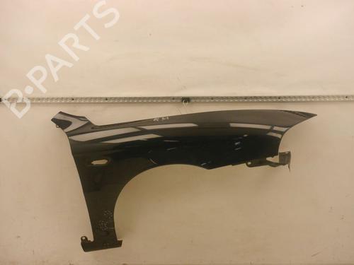 Guarda-lamas direito ALFA ROMEO 147 (937_) 1.6 16V T.SPARK ECO (937.AXA1A, 937.BXA1A) (105 hp) 32841719