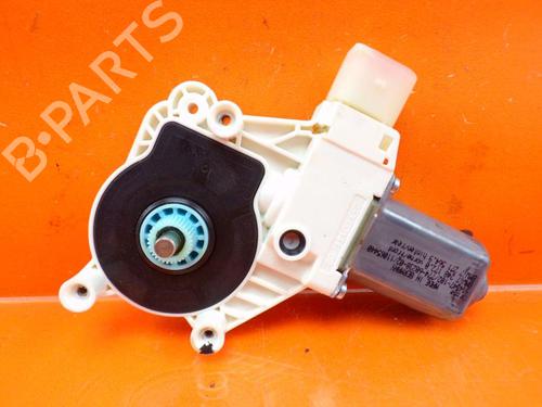 Used Right front window motor BMW 5 Touring (F11) M 550 d xDrive (381 hp) 32831538