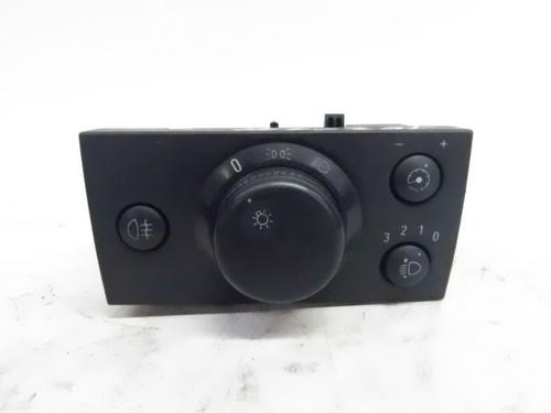 Used Headlight switch OPEL MERIVA A MPV (X03) 1.6 (E75) (105 hp) 32823766
