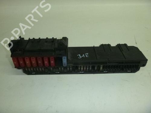 Used Fuse box BMW 5 (E60) 525 d (177 hp) 24386922