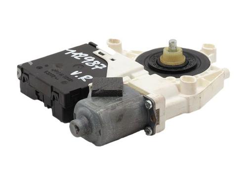 Portierruitmotor rechtsvoor Portierruitmotor rechtsvoor AUDI A3 (8P1) 1.4 TFSI (125 hp) 34615752 34615752