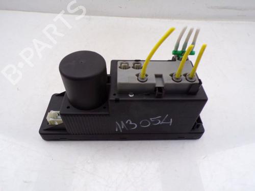 Used Central lock pump Central lock pump MERCEDES-BENZ CLK (C208) CLK 200 (208.335) (136 hp) 33892451 33892451