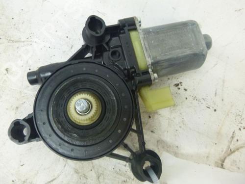 Rudehejsemotor forskærm venstre SEAT LEON SC (5F5) 1.4 TSI (122 hp) 33140698