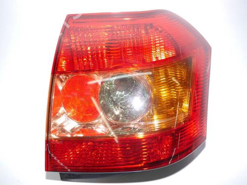 Used Right taillight TOYOTA COROLLA (_E12_) 2.0 D-4D (CDE120R, CDE120L_) (116 hp) 32634599