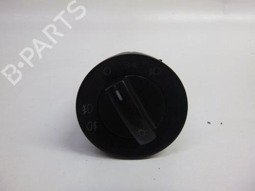 Used Headlight switch VW POLO (9N_, 9A_) 1.4 TDI (80 hp) 24383391