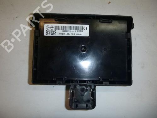 Used Electronic module RENAULT CLIO III (BR0/1, CR0/1) 1.6 16V GT (BR10, CR10) (128 hp) 33140434