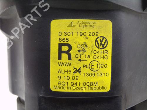 Right headlight VW POLO IV (9N_, 9A_) 1.2 12V | BP31260868C29 