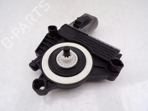 Used Right front window motor BMW 1 (F40) 118 i (136 hp) 32840207