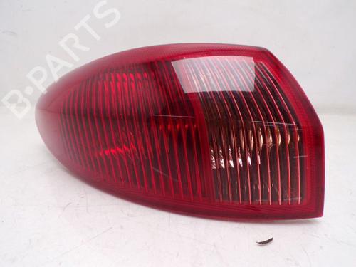 Farolim esquerdo ALFA ROMEO 147 (937_) 1.6 16V T.SPARK ECO (937.AXA1A, 937.BXA1A) (105 hp) 32841644