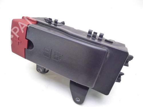 Used Fuse box JAGUAR F-PACE (X761) 3.0 SCV6 AWD (380 hp) 32827717