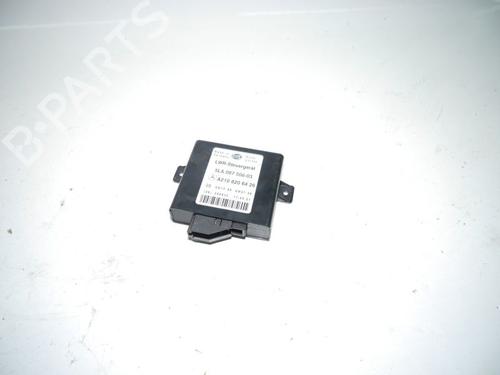 Used Control unit Control unit MERCEDES-BENZ E-CLASS T-Model (S210) E 200 T Kompressor (210.248) (163 hp) 33139341 33139341