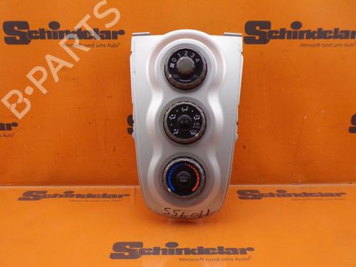Used Climate control TOYOTA YARIS (_P9_) 1.0 VVT-i (KSP90_, KSP90R) (69 hp) 32835250