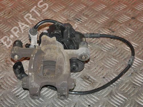 Venstre bremsekaliber bag BMW X2 (F39) sDrive 18 i (140 hp) 32830355