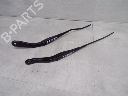 Used Front windshield wiper arm DACIA DUSTER (HM_) 1.6 SCe 115 (HMM1) (115 hp) 32640145
