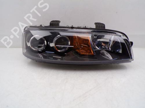 Used Right headlight FIAT PUNTO (188_) 1.2 60 (188.030, .050, .130, .150, .230, .250) (60 hp) 33157999