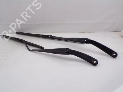 Used Front windshield wiper arm RENAULT ARKANA I (LCM_, LDN_) 1.3 TCe 140 (LDN0) (140 hp) 31076973