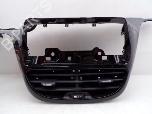 Air vent PEUGEOT 2008 I (CU_) 1.2 THP 110 / PureTech 110 | BP32651177I21