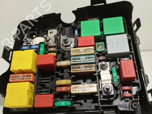 Fuse box PEUGEOT 208 I (CA_, CC_) | BP17247146E1