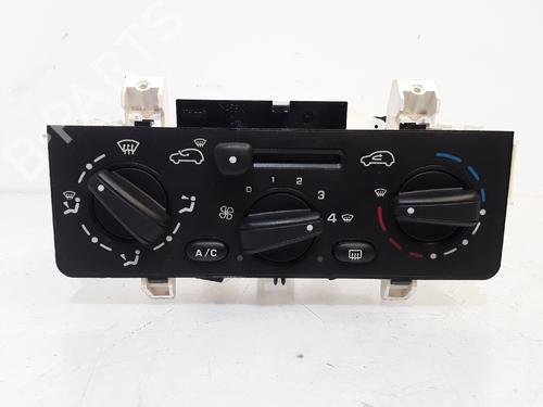 climate-control-peugeot-1007-km_-f664479w-2005-17296378 main image