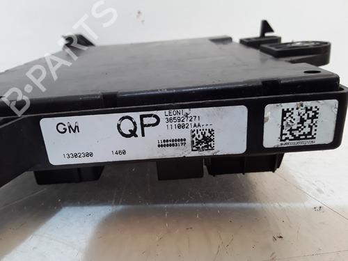 Fuse box OPEL ASTRA J (P10)  | BP17296526E1 