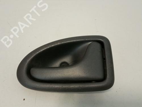 Maneta interior delantera derecha RENAULT MEGANE I Coach (DA0/1_) [1996-2003]null 8200028995