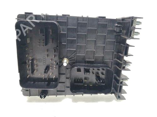 Caja reles / fusibles AUDI A3 Sportback (8PA) [2004-2015]  17300712