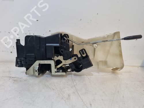Used Front right lock MERCEDES-BENZ E-CLASS (W210) E 250 Turbo-D (210.015) (150 hp) 17301259