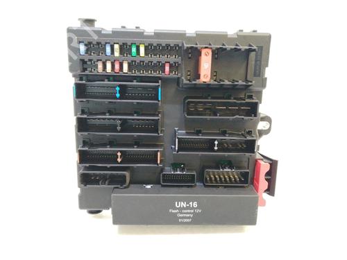 fuse-box-opel-vectra-c-estate-z02-13205779-2003-2004-2005-2006-2007-2008-2009-17301510 main image