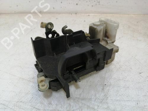 Używane Zamek drzwi przednich prawych FIAT PUNTO (188_) 1.2 16V 80 (188.233, .235, .253, .255, .333, .353, .639,... (80 hp) 17301884