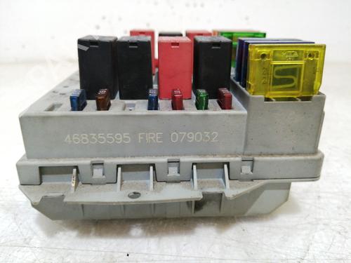 Fuse box FIAT PUNTO (188_) 1.2 16V 80 (188.233, .235, .253, .255, .333, .353, .639,... | BP17301887E1