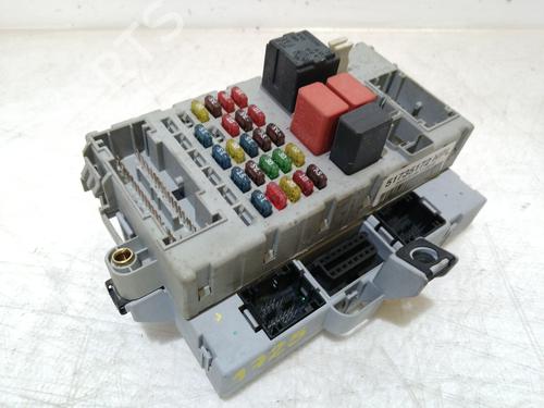 Used Fuse box FIAT PUNTO (188_) 1.2 16V 80 (188.233, .235, .253, .255, .333, .353, .639,... (80 hp) 17301888