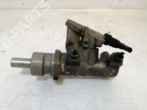 Used Brake master cylinder FORD FOCUS I (DAW, DBW) [1998-2009]  17304277