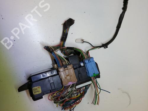 Sikringsdåse VOLVO V40 Estate (645) [1995-2004]  17265447