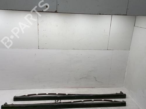 Højre sidekjole Højre sidekjole VOLVO V40 Estate (645) 1.9 TD (90 hp) 17265808 17265808